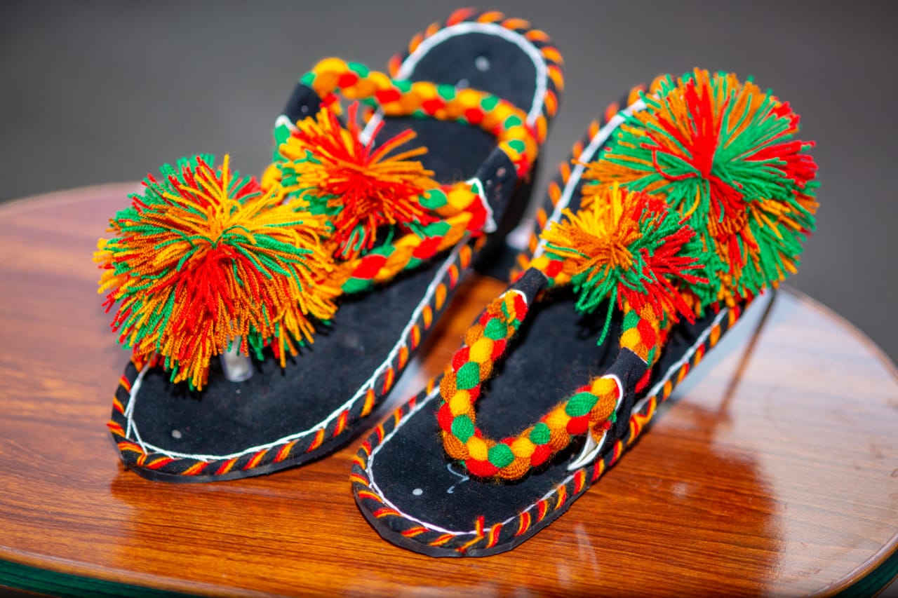 Women’s Balochi Chappal Chawat – Handmade Traditional Footwear | Buy Online Pakistan
